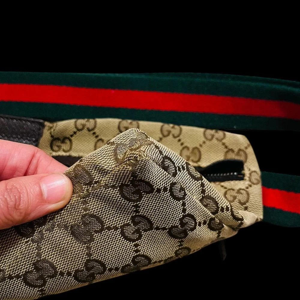 ▪️GUCCI▪️GG Canvas Monogram Waist Bag - Picture 7 of 11
